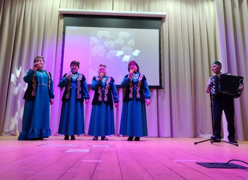 Бишнәдә Халыкара хатын-кызлар көнен яңарган, заманча мәдәният йортында каршы алдылар