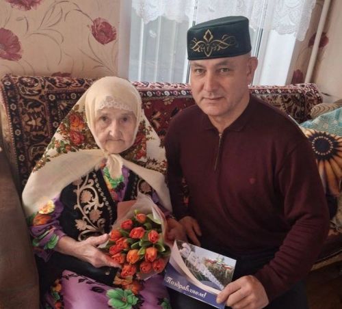 Норлат авылында гомер кичерүче Әминә Солтан кызы Вафина 90 яшьлек юбилеен билгеләп уза