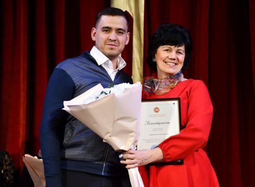 Яшел Үзәндә мәдәният хезмәткәрләре көне: Музыкаль театрда тантаналы чара узды