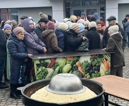 «Тәүбә, ачлык заманы диярсең!»: Нәүрүз бәйрәмендә халык пылау бүлеште
