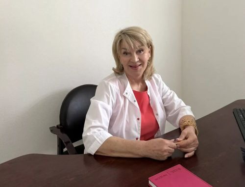 «Мин һәрвакыт балаларны коткарырга теләдем»: Гомерен медицинага багышлаган табиб Равилә Мостафина белән әңгәмә
