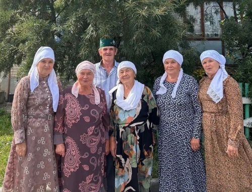 Хәмидуллиннар - Яшел Үзән районы Бишнә авылының үрнәк гаиләсе