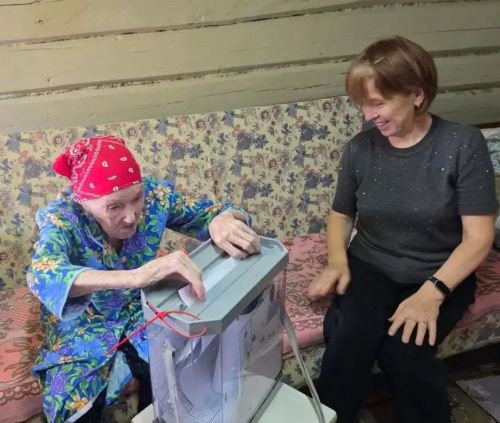 Рус-Мари Кавалыннан 101 яшьлек тыл ветеранының да сайлауда үз тавышын бирү мөмкинлеге булды