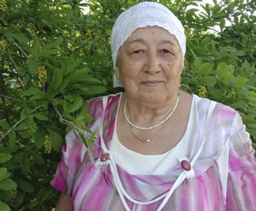 Олы Ачасыр авылында туып, хәзер Яшел Үзәндә  яшәүче Кәүсәрия Зарип кызы Хасбиеваның 2 октябрьдә туган көне – 80 яшьлек юбилее