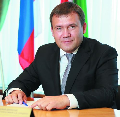 «Ак Барс» Суднолар төзү Корпорациясе» АҖ генераль директоры Ренат Мистахов, яшел үзәнлеләрне һәм шәһәребез кунакларын Яңа 2024 ел белән котлый