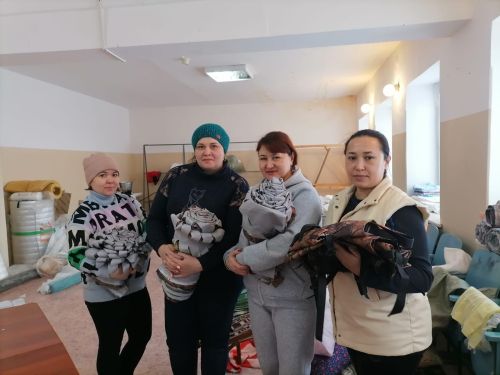 Норлатның фронтка ярдәм штабында эш кайнап тора
