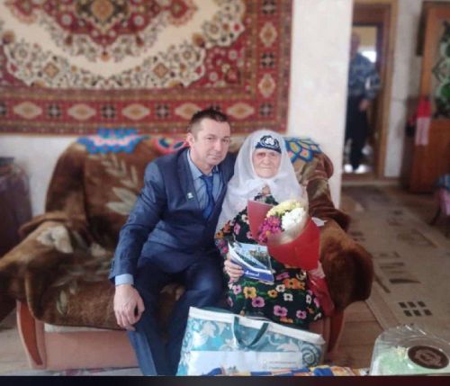 Бүген Татар Танае авылында яшәүче Нурания апа Сәләхиева 90 яшьлек юбилеен билгеләп үтте