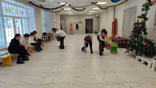 Яңа ел җилләре саулыкларыгызга ныклык, өегезгә иминлек, җаннарыгызга нур, ризыкларыгызга бәрәкәт, кесәгезгә сәмән өстәп, күңелләрегезгә якты илаhи рәхәтлек алып килсен