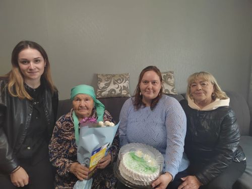 Зиннәтуллина Зәйтүнә Гәрәй кызы 90 яшьлеген каршы алды