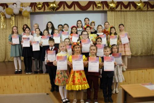Шәһәребезнең 3нче гимназиясендә «Көзге мизгелләр» исемле IV төбәкара әдәби бәйге узды