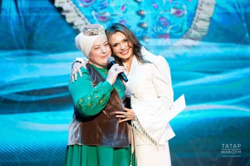 Якташыбыз «Тәртип» радиосы баш мөхәррире Ризәлә Исмәгыйлевага Татарстан Рәисе Рәхмәт хаты бирделәр