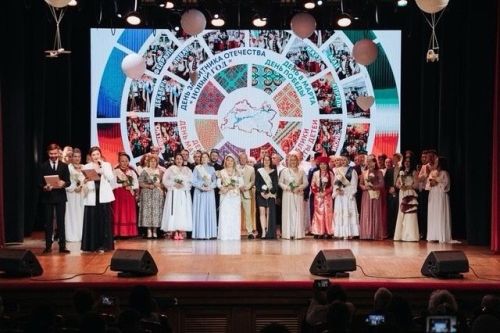 Яшел Үзәндә яшәүче гаилә – «Нечкәбил» республика гүзәллек, аналар һәм гаилә бәйгесенең көмеш призеры