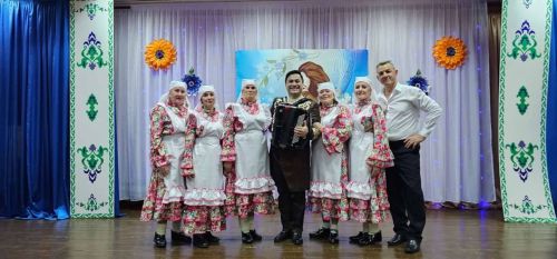 Карауҗа авылында «Кояш гомере телим мин, әнием, сиңа» дигән бәйрәм концерты узды