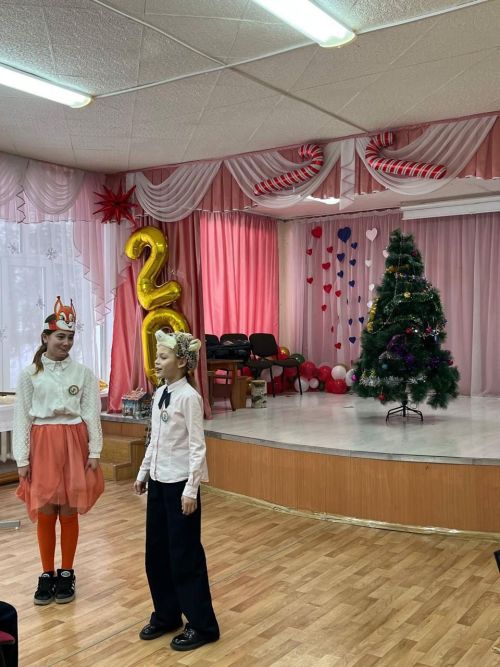 Әйшә мәктәбендә «Яңа ел маҗаралары» дип исемләнгән Чыршы бәйрәме узды