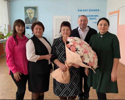 Тормышны, кешеләрне, үзебезне һәм бүгенге көнне дә яратыйк, дуслар