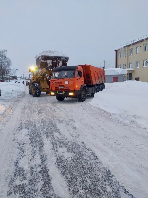 Коммуналь хезмәтләр иртәдән үк шәһәребезне кардан чистарта