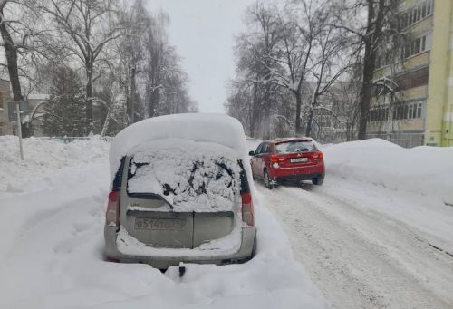 Фрунзе урамын кардан чистарту эшләре дәвам итә