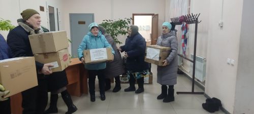 Олы яке авылыннан махсус хәрби операциядә катнашучы егетләребезгә, авыл халкы белән берлектә җыелган, чираттагы гуманитар ярдәм җибәрелде
