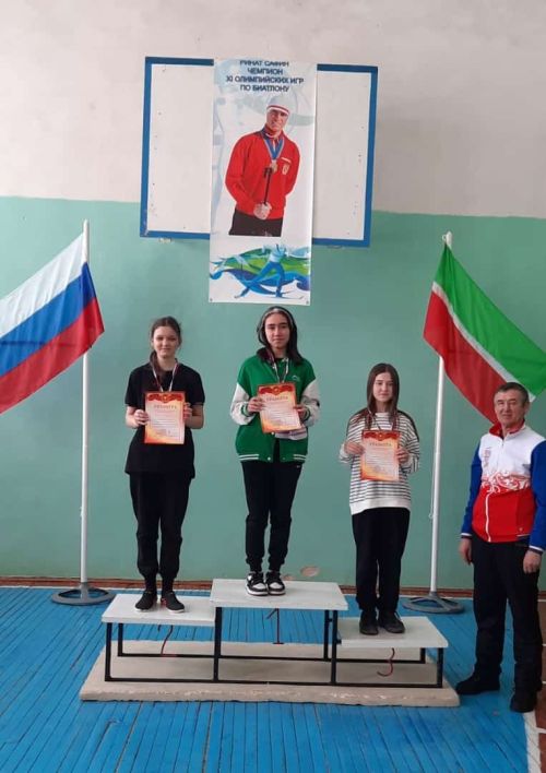 Олы Яке мәктәбендә Олимпия, дөнья чемпионы, якташыбыз Ринат Сафин истәлегенә 46нчы тапкыр чаңгы ярышы узды