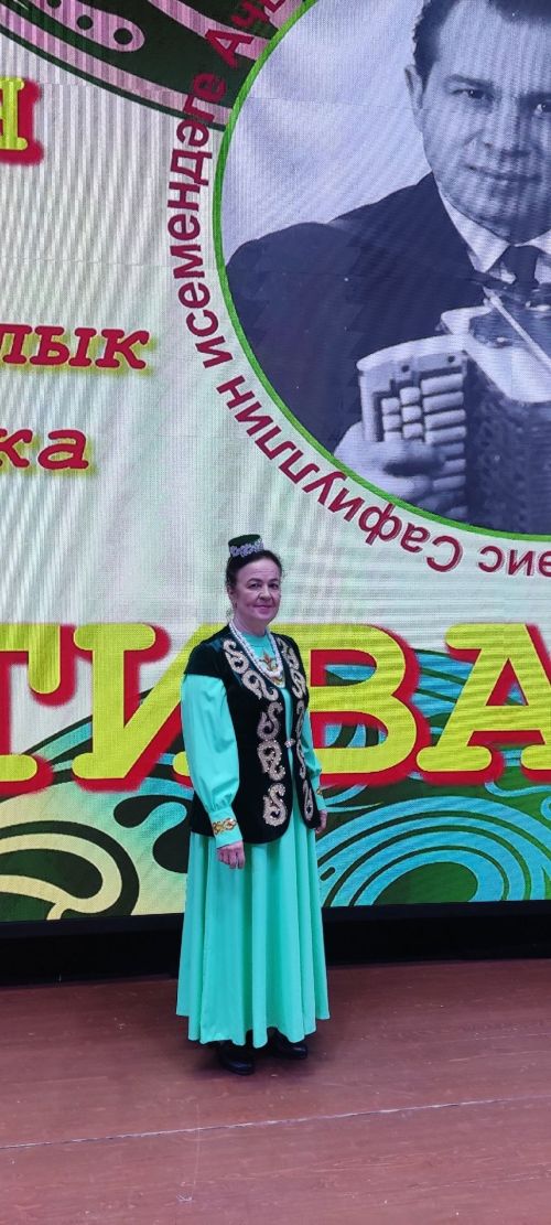 «Өммегөлсем» ансамбле, Рәис Сафиуллин исемендәге ачык татар халык җыр һәм музыка сәнгате фестивалендә катнашып, лауреат исеменә лаек булган
