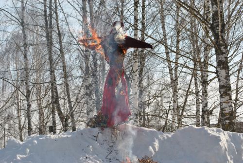 Узган ялларда районыбызның күп кенә җирлекләрендә кышны озату һәм язны каршы алу бәйрәмнәре гөрләде