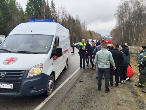 А-295 автотрассасының 112нче чакрымында җитди юл-транспорт һәлакәте була