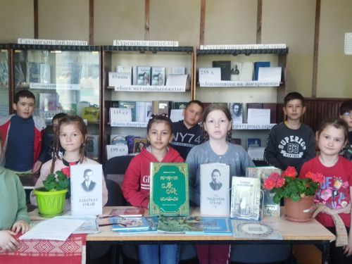 Мамадыш-Әкил авылы китапханәсендә Г.Тукайның 138 еллыгына багышланган «Тукай дөньясына сәяхәт» исемле чара узды