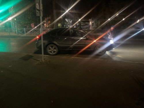 Яшел Үзәндә Chevrolet автомобиле йөртүчесе, светофорның кызыл утына тукталмыйча, юлны җәяүлеләр кичүендә яшел утка чыгып баручы 7 яшьлек кызны бәрдерә