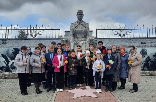 Урысбага авыл җирлегенә кергән Түбән Урысбага һәм Бәчек авылларында Җиңү көнен билгеләп үттеләр