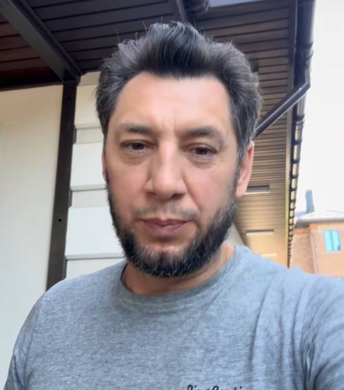 Фирдүс Тямаев дусларыннан ярдәм сорый