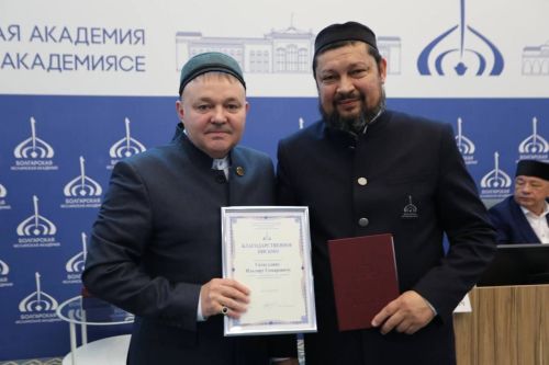 Яшел Үзән имамы ислам фәннәре магистры исеменә лаек булды