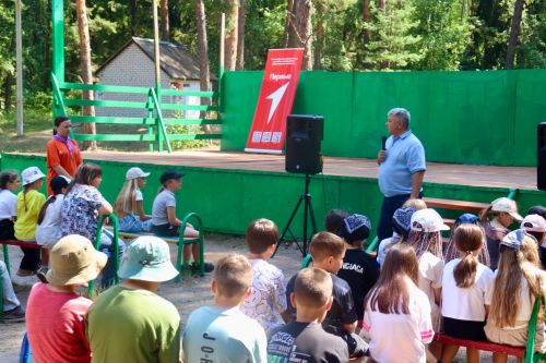 Михаил Афанасьев балалар лагерьларының эшчәнлеге белән танышты