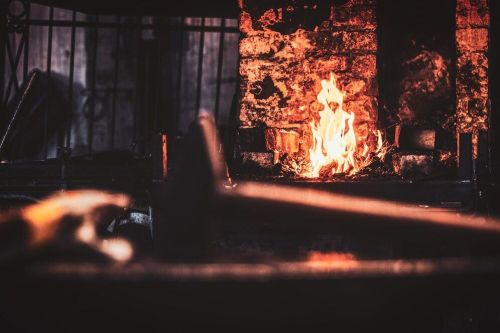 Тверская урамындагы гаражда янгын чыккан
