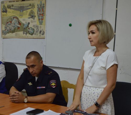 Яшел Үзән районы ЮХИДИ хезмәткәрләре автомәктәп укучылары белән очрашу үткәрде