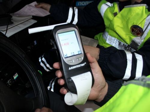Үзләре гаепле, беркем дә аларның авызына аракы салып юлга чыгарып җибәрмәгәндер