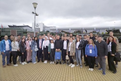 Татарстанның машина төзелеше тармагы яшь белгечләре «Армия-2024» Халыкара форумында катнашты