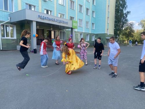 Яшел Үзән район үзәк хастаханәсе «Мәктәпкә җыенырга ярдәм ит» республика акциясенә кушылды