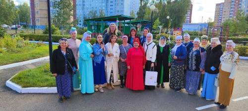«Созвездие» балалар бакчасында «Ак калфак» төбәк иҗтимагый оешмасына татар телен саклау буенча эш тәҗрибәсе тәкъдир ителде