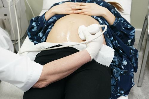 Татарстанда 14 яшьлек кыз үлгән абыйсыннан балага узган