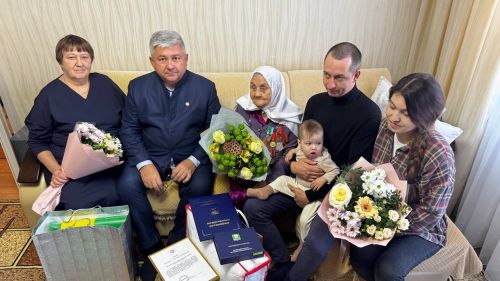 Бер гасырлык гомер