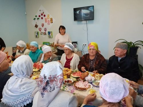 Күгеш мәдәният йортында «Күңел һич туймый яшьлектән» дип исемләнгән бәйрәм чарасы узган