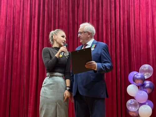 «Теш арасында сандугач сайрата»