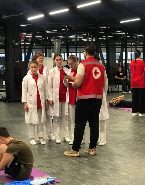 Яшел Үзән медицина көллияте командасы 18-19 октябрьдә Алабугада узган Татарстан Республикасында беренче ярдәм күрсәтү буенча төбәк чемпионатында җиңүче булды