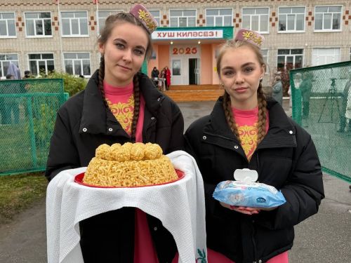 Татар Танаенда Тәлгать Әшрәфҗан улы Гыйниятуллинның бюсты ачылды