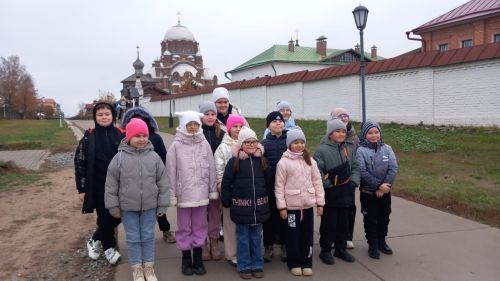 Карагуҗа мәктәбендә көзге каникуллар мавыктыргыч сәфәр белән башланды