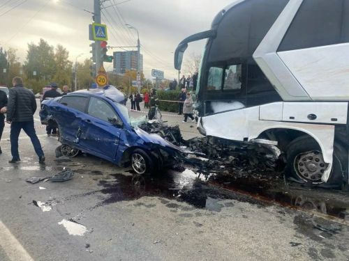 Автобус белән коточкыч юл-транспорт һәлакәте булган