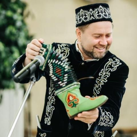 9 бала атасы Ринат Вәлиев: «Үземнең кешегә кирәклегемне тоям»