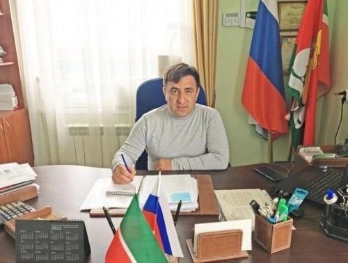 Венер Сәлимов җитәкче эшеннән кабат сәхнәгә кайткан