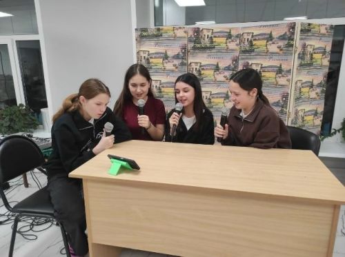 Бишнә авылында, Әниләр көненә багышлап, күңелле чара оештырганнар