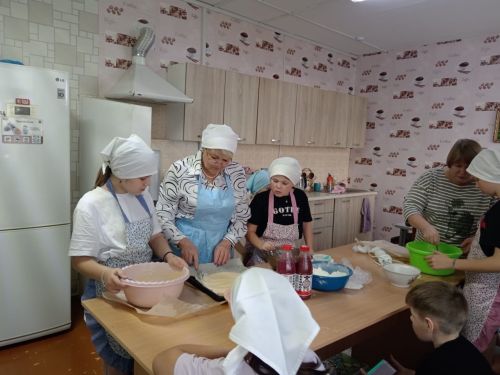 Норлат балалар йортында уңган-булган хуҗабикәләр әзерлиләр
